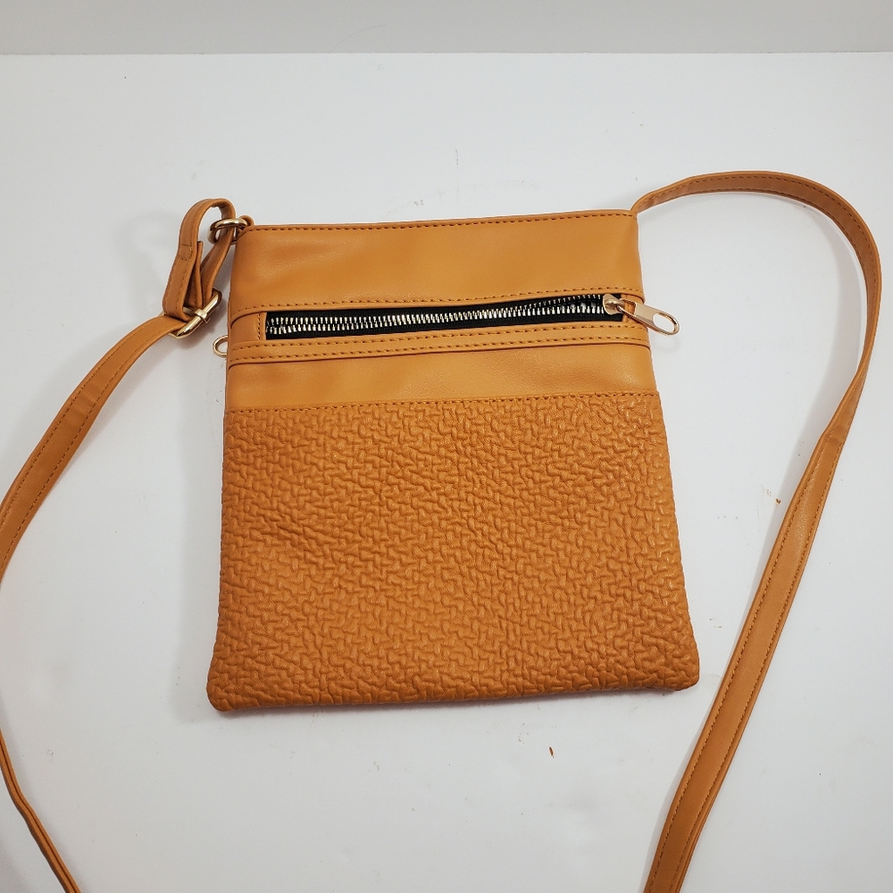 Bueno mustard yellow crossbody bag